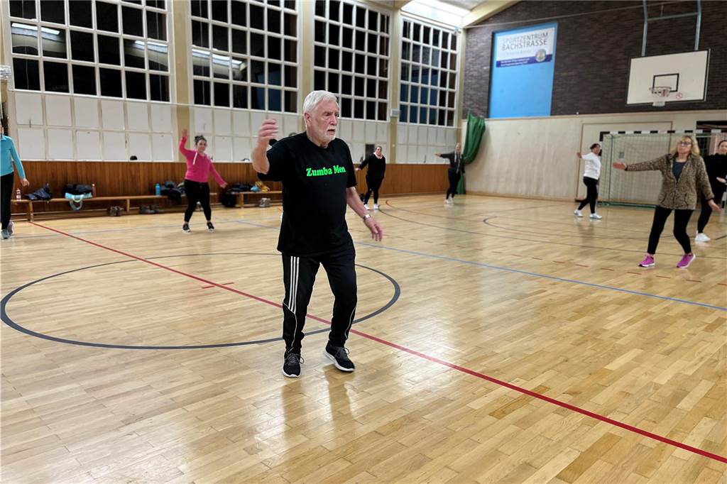 Der älteste Zumbatänzer Deutschlands: Günter (86) aus Dortmund