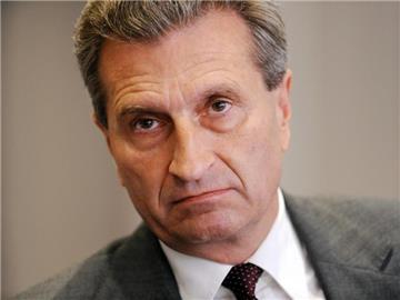 Günther Oettinger: «Bei künftigen Programmen sollten EU und EZB den Ehrgeiz haben», Hilfsprogramme für überschuldete Euro-Länder «alleine zu stemmen». Foto: Tobias Hase