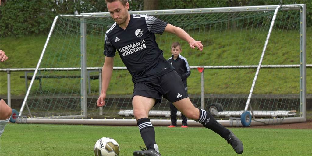 FC Oeding will nach enttäuschender Saison weiter nach oben Guido Vierhaus bildet auch in der Saison 2022/23 beim FC Oeding das Spielertrainer-Duo mit Jeroen van der Veen.