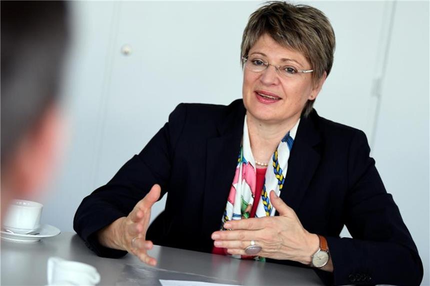 Rentenpräsidentin warnt vor neuer Bürokratie bei Mütterrente Gundula Roßbach, Präsidentin der Deutschen Rentenversicherung. Foto: Britta Pedersen