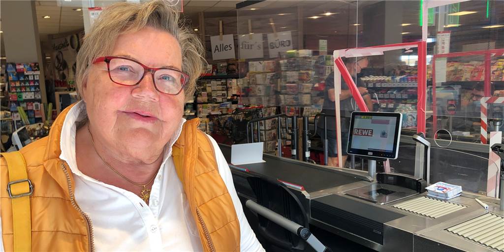 Großherzigkeit kaum zu fassen: Gunhild Schüttelkorb (74) dankt ihrem „Rewe-Retter“ Gunhild Schüttelkorb hatte ein unschönes Erlebnis an der Kasse im Rewe in Asseln, das sich dann aber noch in ein sehr schönes Erlebnis entwickelte