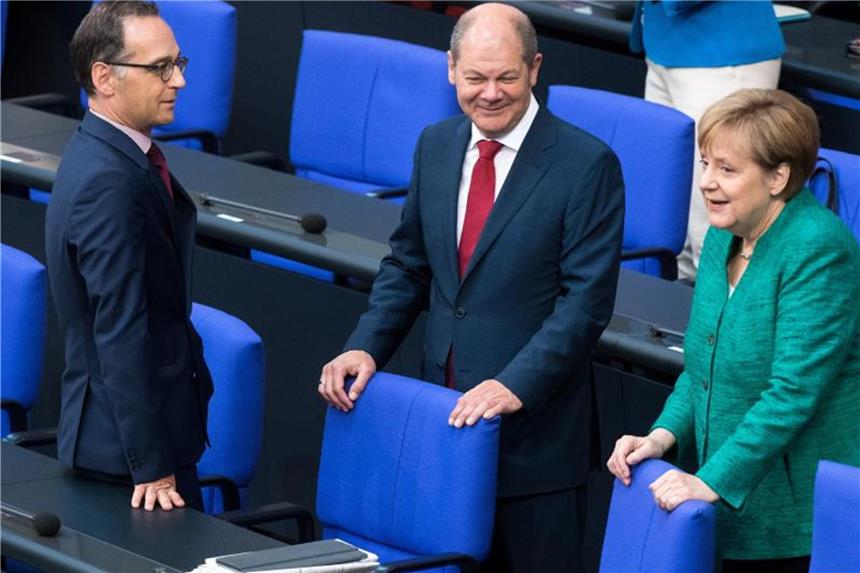 GroKo-Parteien verlieren an Zustimmung Gut ein Viertel der Befragten glaubt, dass aufgrund des Zerwürfnisses in der Migrationsfrage die Regierung aus Union und SPD zerbricht. Foto: Bernd von Jutrczenka