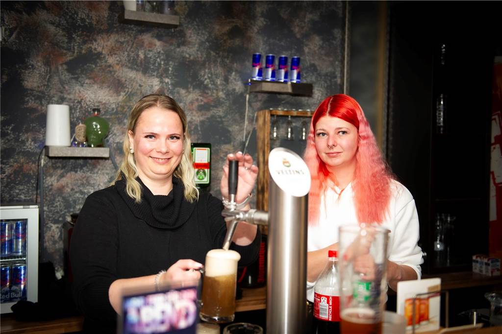 Gute Laune auch hinter der Theke.