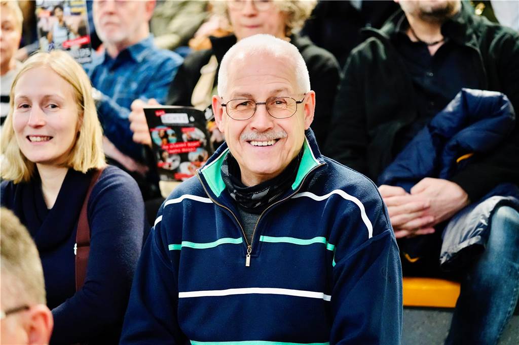 Sparkassen Indoor Meeting 2025 in Dortmund: Hier finden Sie die schönsten Besucher-Fotos Gute Laune herrschte bei den Besuchern des Sparkassen Indoor Meetings 2025 in Dortmund.