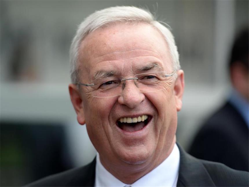 Winterkorn als VW-Chef gestärkt - Piëch isoliert Gute Laune: Martin Winterkorn bleibt überrraschend Volkswagen-Konzernchef. Foto: Ralf Hirschberger