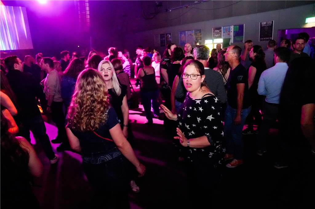 Gute Party, gute Laune: Im FZW haben viele Menschen in den Mai getanzt.