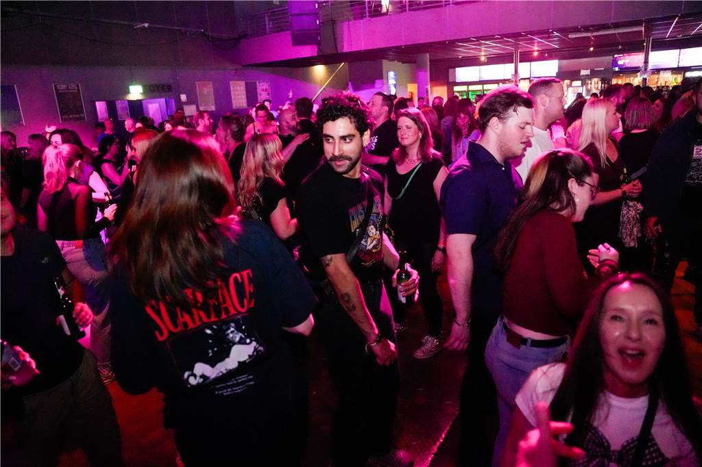 Gute Party, gute Laune: Im FZW haben viele Menschen in den Mai getanzt.