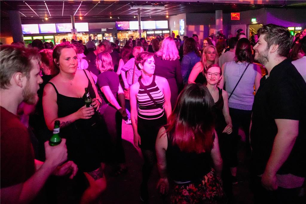 Gute Party, gute Laune: Im FZW haben viele Menschen in den Mai getanzt.