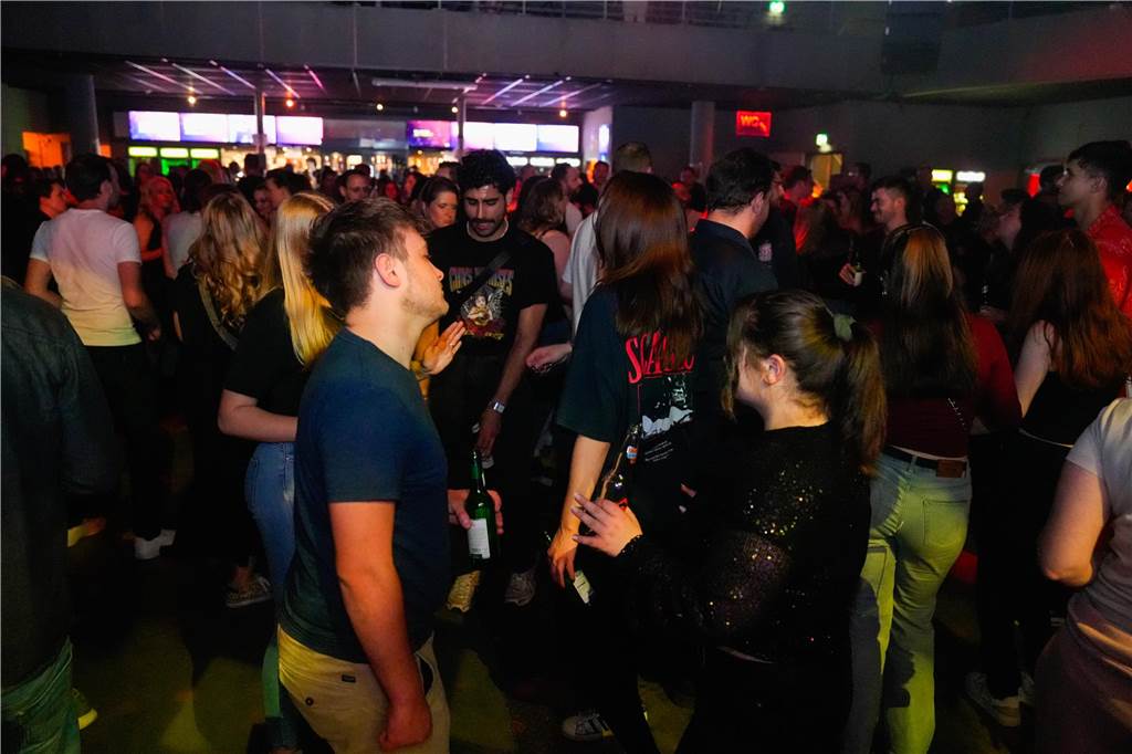 Gute Party, gute Laune: Im FZW haben viele Menschen in den Mai getanzt.