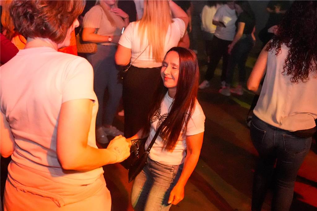 Gute Party, gute Laune: Im FZW haben viele Menschen in den Mai getanzt.