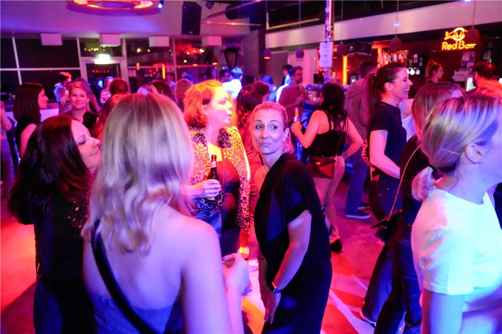 Gute Party, gute Laune: Im FZW haben viele Menschen in den Mai getanzt.