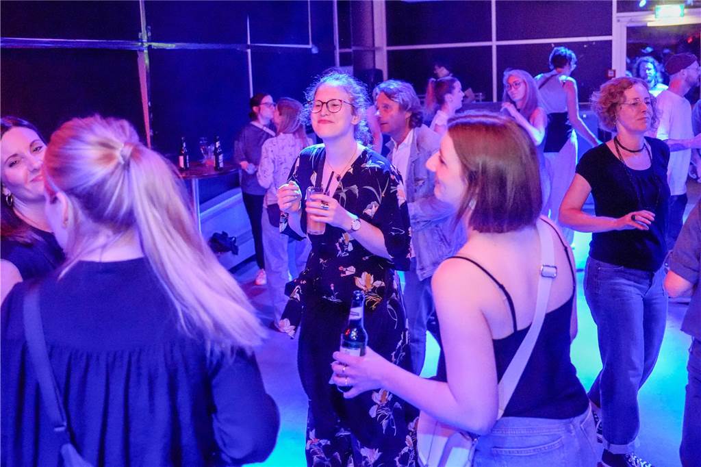Gute Party, gute Laune: Im FZW haben viele Menschen in den Mai getanzt.