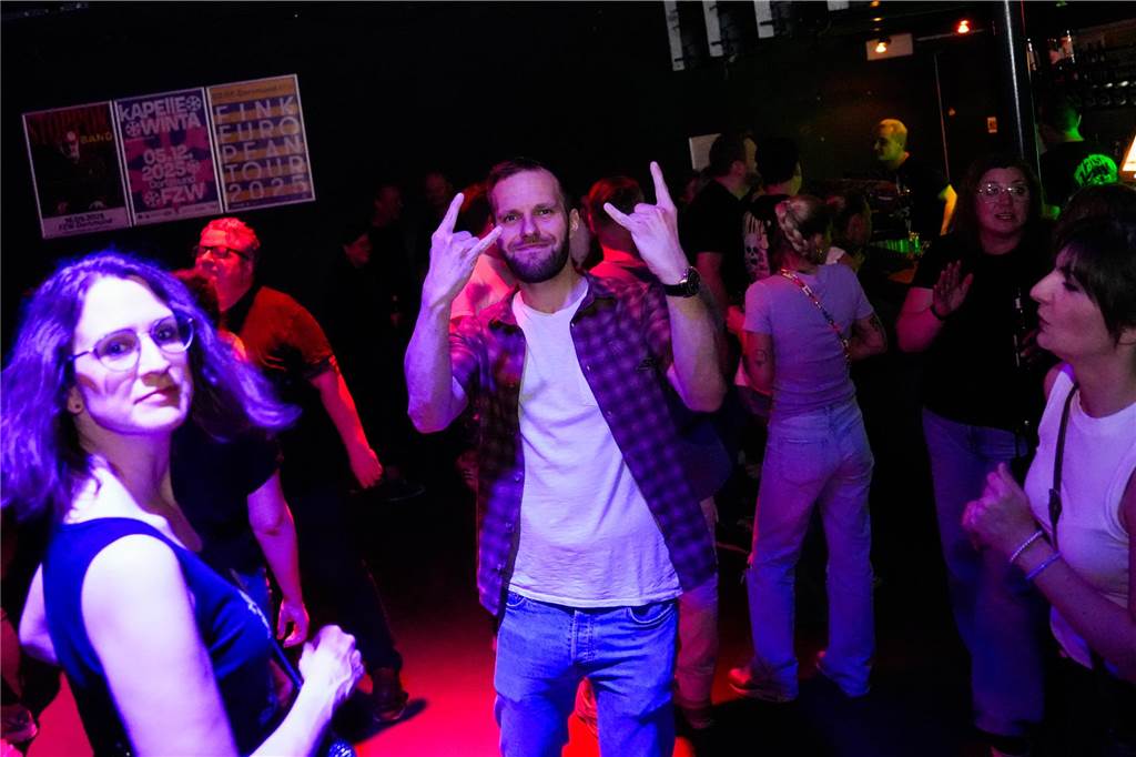 Gute Party, gute Laune: Im FZW haben viele Menschen in den Mai getanzt.
