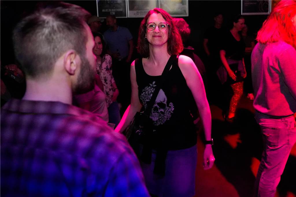 Gute Party, gute Laune: Im FZW haben viele Menschen in den Mai getanzt.