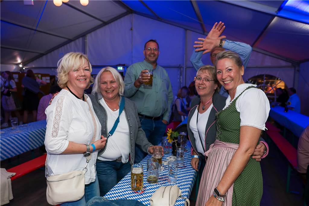 Gute Stimmung herrschte am Samstag (21.9.) beim Oktoberfest in Schermbeck.