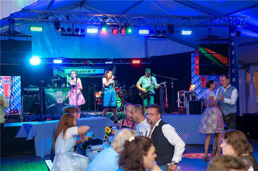 Gute Stimmung herrschte am Samstag (21.9.) beim Oktoberfest in Schermbeck.
