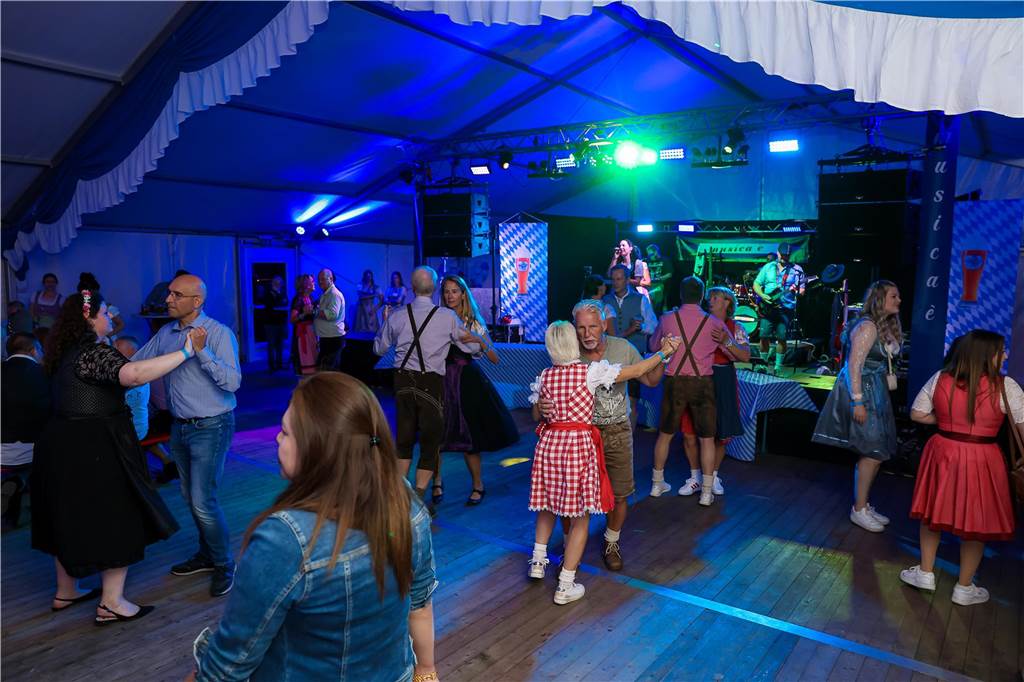 Gute Stimmung herrschte am Samstag (21.9.) beim Oktoberfest in Schermbeck.