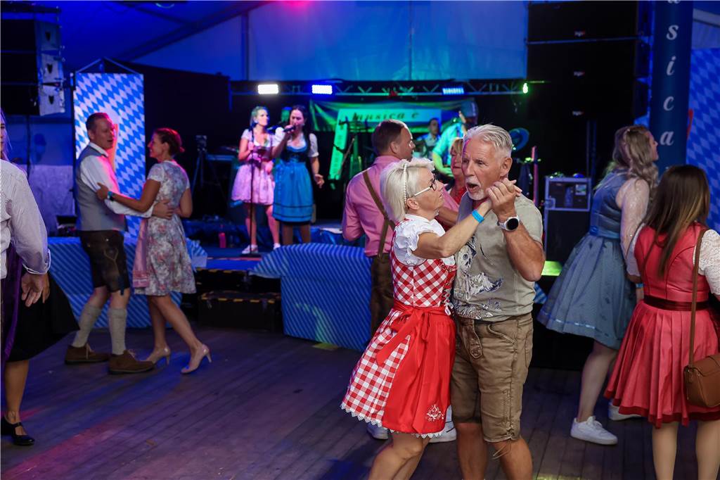 Gute Stimmung herrschte am Samstag (21.9.) beim Oktoberfest in Schermbeck.