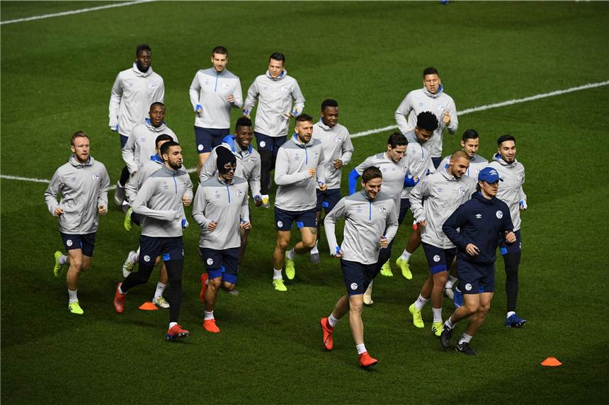 Schalke plant keinen Betriebsausflug Gute Stimmung herrschte beim Schalker Abschlusstraining in Manchester.