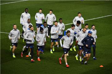Gute Stimmung herrschte beim Schalker Abschlusstraining in Manchester.