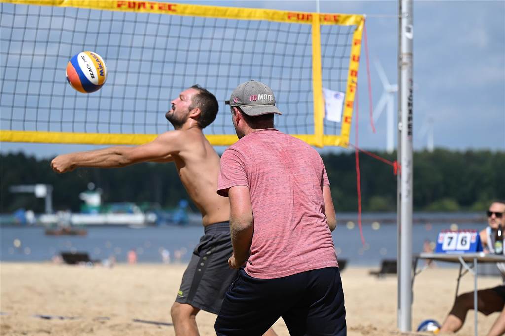 Gutes Wetter, spaßige wie hochklassige Duelle und viele motivierte Teilnehmer: Die ersten Halterner Beachvolleyball-Stadtmeisterschaften waren ein voller Erfolg.