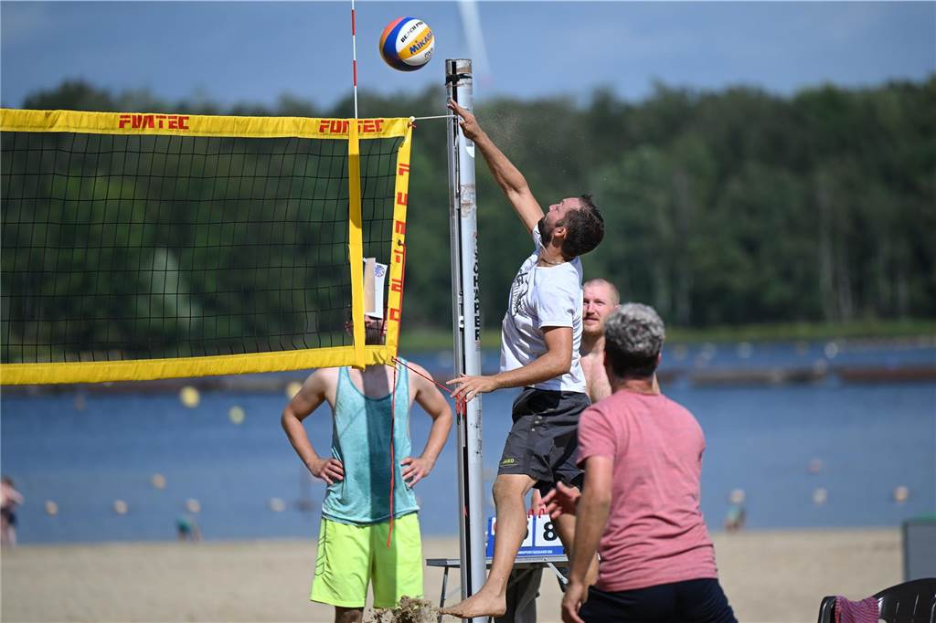 Gutes Wetter, spaßige wie hochklassige Duelle und viele motivierte Teilnehmer: Die ersten Halterner Beachvolleyball-Stadtmeisterschaften waren ein voller Erfolg.