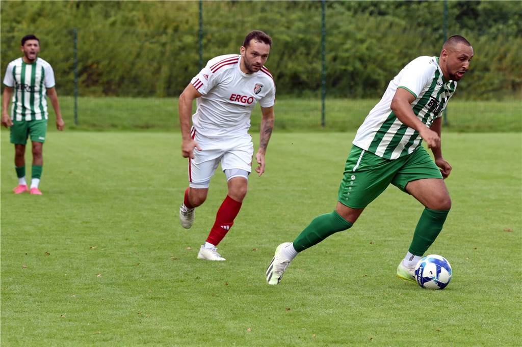 GW Barkenberg setzt sich knapp mit 3:2 gegen die Zweitvertretung von Vestia Disteln durch