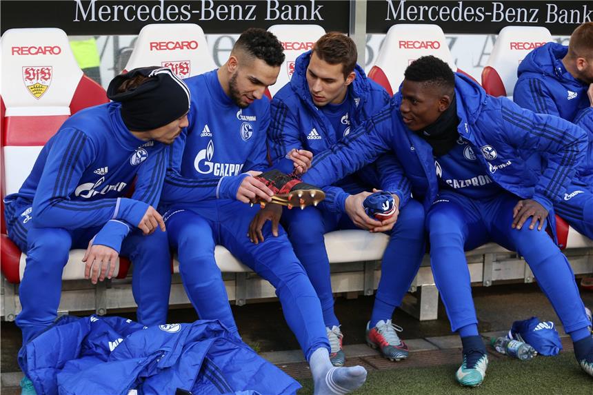 Tedesco hat in der Offensive die Qual der Wahl Haben es sich gegen Stuttgart auf der Bank bequem gemacht (v.l.): Benjamain Stambouli, Nabil Bentaleb, Marko Pjaca und Breel Embolo.