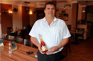 Hader Hadraj, von allen nur "Adriano" genannt, hat vor zehneinhalb Jahren seine Pizzeria am Klühnmarkt in Vreden eröffnet. Sein Familienbetrieb kann auch auf viele Stammkunden setzen.