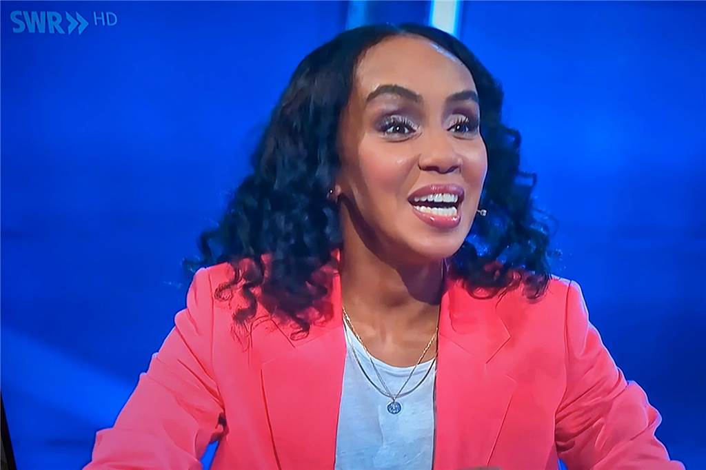 Moderator Antwerpes: zu Jehle: Es ist nie zu dunkel für gute Stimmung Hadnet Tesfai wollte an Diskallico und sein Disco-Leuchtfahrrad glauben und freute sich, dass sie recht hatte.