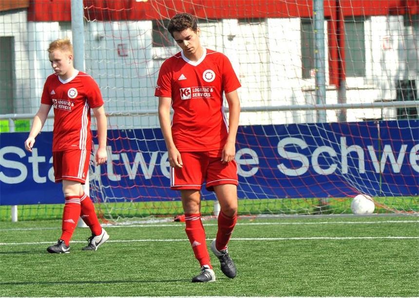 So verlief das Wochenende für die Bezirksliga-Kicker Hängende Köpfe beim Geisecker SV bei der Niederlage gegen den Aufsteiger SV Deilinghofen-Sundwig.