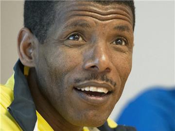 Haile Gebrselassie muss wegen einer Pollenallergie passen. Foto: Peter Schneider