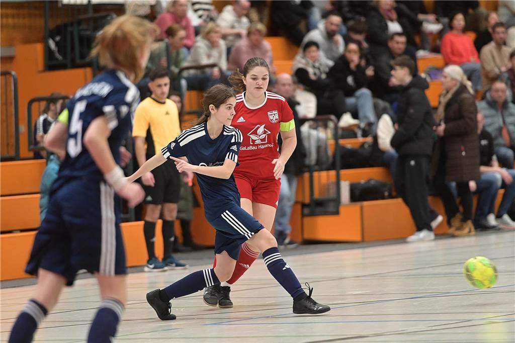 Hallenkreismeisterschaft der U17-Mädchen: In der Willi-Winter-Halle in Oer-Erkenschwick sicherte sich Favorit SSV Rhade den Titel vor den Mädchen des 1. FFC Recklinghausen. Gastgeber SV Titania Erkenschwick wurde starke Dritter. 
