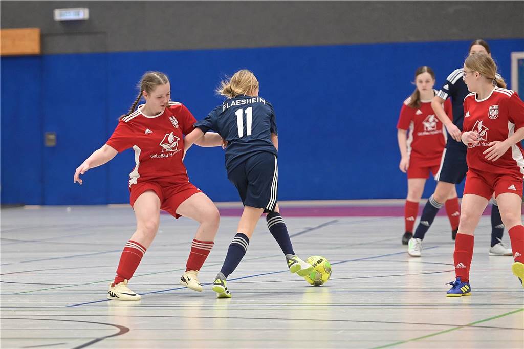 Hallenkreismeisterschaft der U17-Mädchen: In der Willi-Winter-Halle in Oer-Erkenschwick sicherte sich Favorit SSV Rhade den Titel vor den Mädchen des 1. FFC Recklinghausen. Gastgeber SV Titania Erkenschwick wurde starke Dritter. 