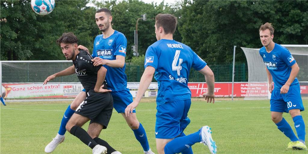 Zum Oberliga-Abschluss ein Unentschieden für den TuS Haltern - Traumtor zur Führung Haltern Niyazi Baysan versucht, sich gegen zwei Sprockhöveler durchzusetzen. Am Ende gab es eine verdiente Punkteteilung.