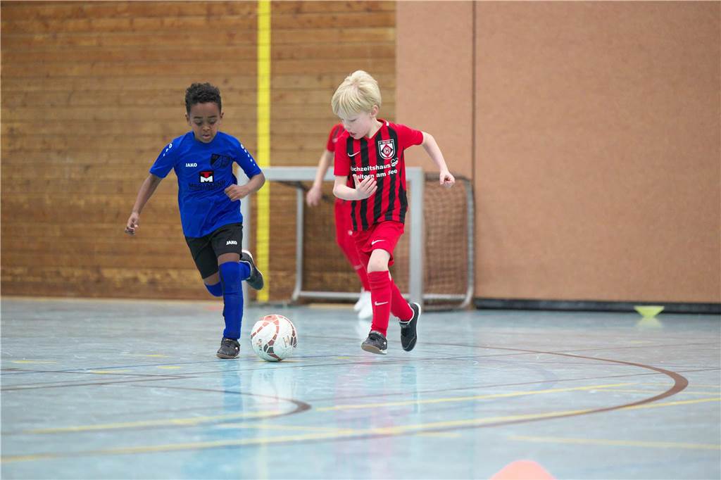 Halterns Minikicker trafen am Samstag (13. Januar) mit zahlreichen Teams in der Halle aufeinander.