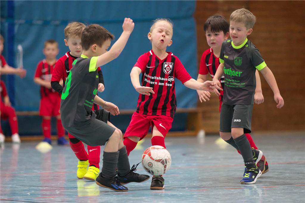 Halterns Minikicker trafen am Samstag (13. Januar) mit zahlreichen Teams in der Halle aufeinander.