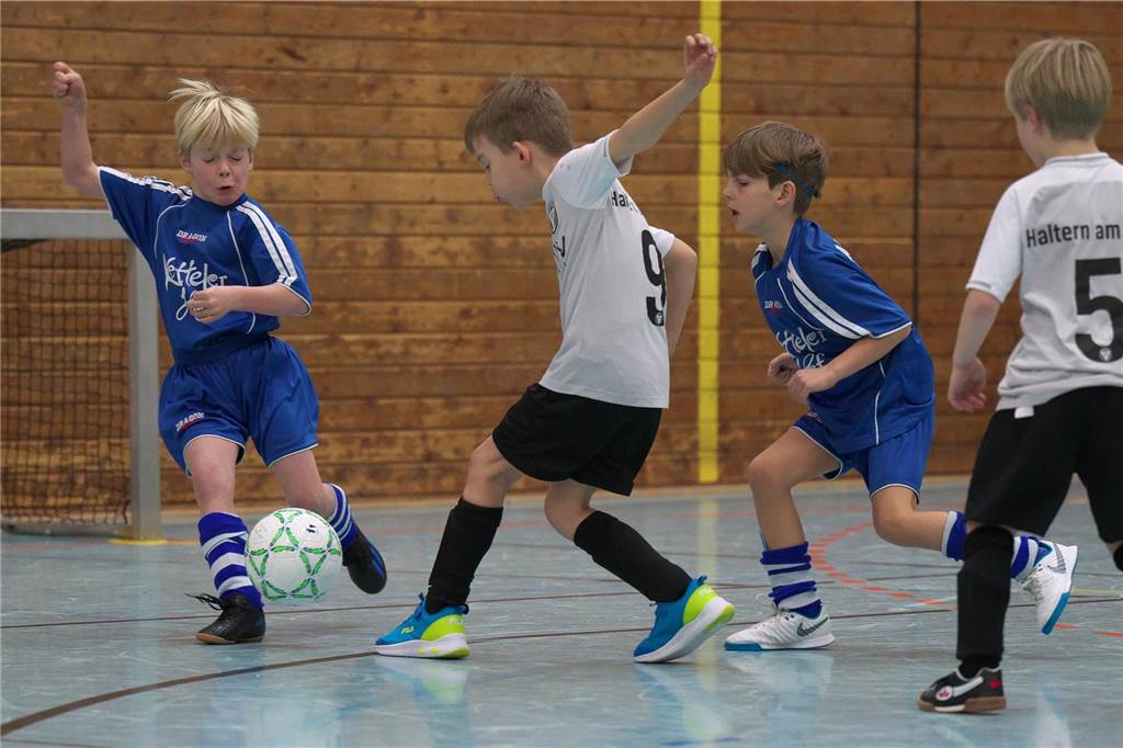 Halterns Minikicker trafen am Samstag (13. Januar) mit zahlreichen Teams in der Halle aufeinander.