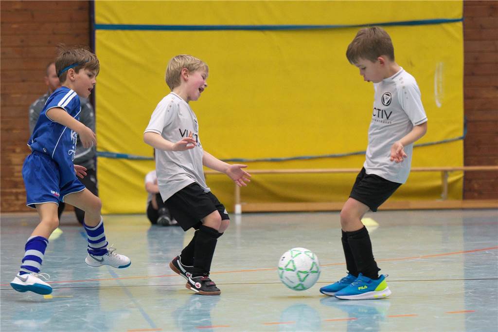 Halterns Minikicker trafen am Samstag (13. Januar) mit zahlreichen Teams in der Halle aufeinander.
