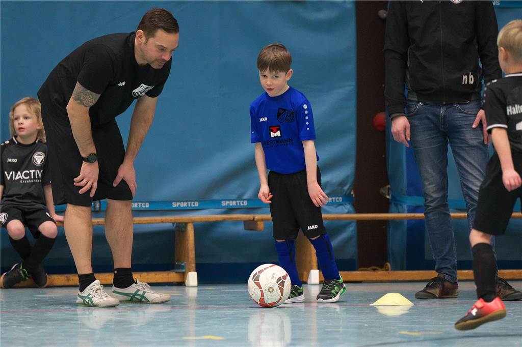 Halterns Minikicker trafen am Samstag (13. Januar) mit zahlreichen Teams in der Halle aufeinander.