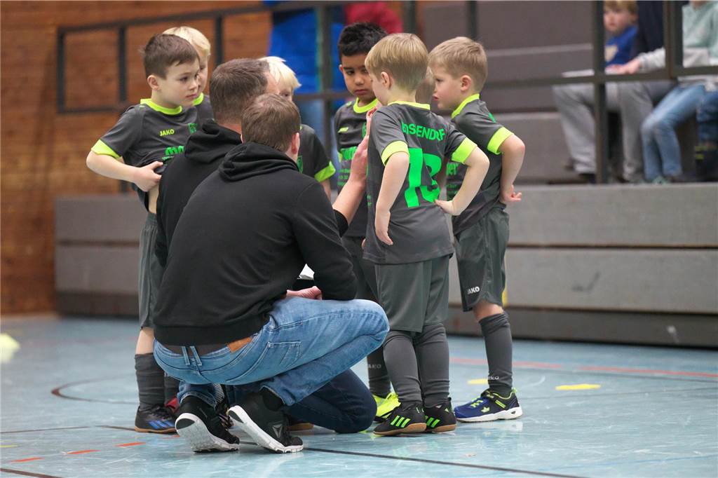 Halterns Minikicker trafen am Samstag (13. Januar) mit zahlreichen Teams in der Halle aufeinander.