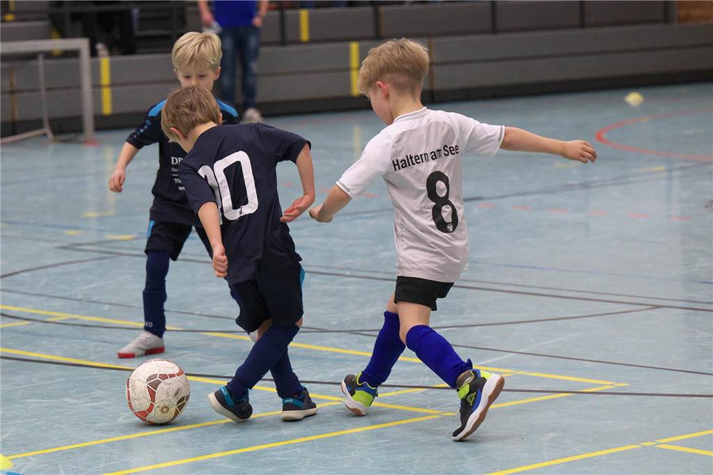 Halterns Minikicker trafen am Samstag (13. Januar) mit zahlreichen Teams in der Halle aufeinander.