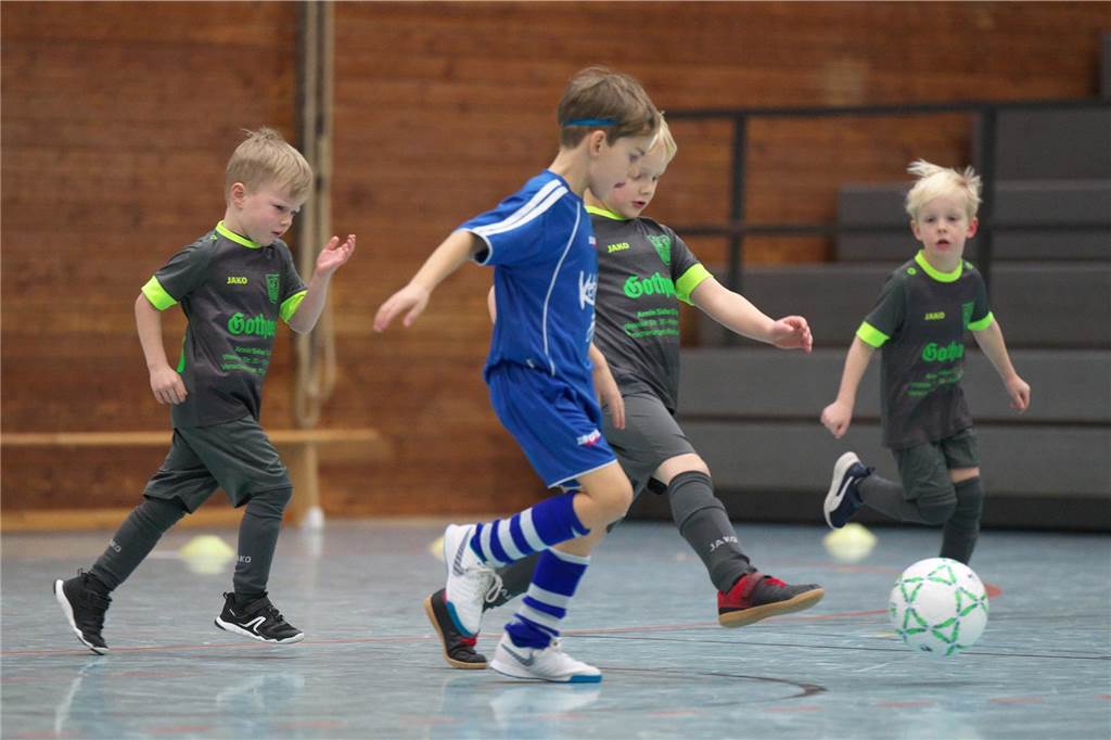 Halterns Minikicker trafen am Samstag (13. Januar) mit zahlreichen Teams in der Halle aufeinander.