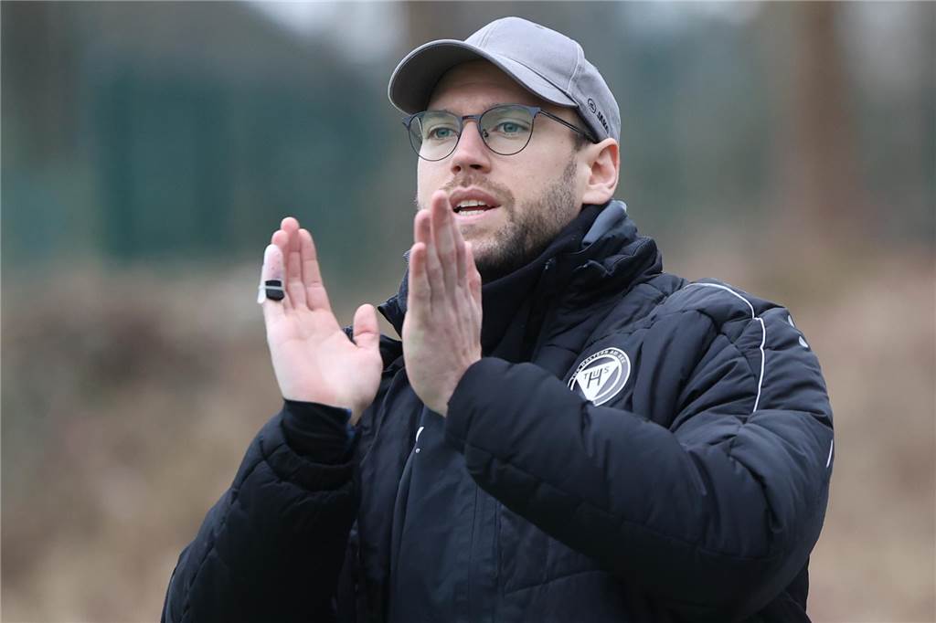 Wacker Obercastrop gegen TuS Haltern im Sparring: Gäste nutzen Unordnung für Überraschungssieg Halterns neuer Trainer Alexander Zerche konnte sich über drei Torerfolge seiner Schützlinge und einen 3:1-Überraschungssieg bei Wacker Obercastrop freuen.