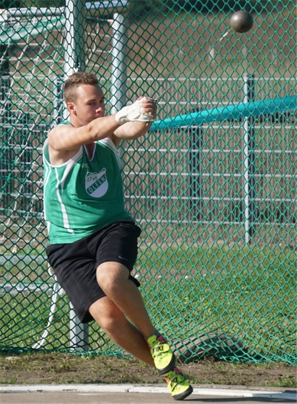 Coronavirus: Olfener Leichtathleten bleiben nach Trainingslager-Absage auf Storno-Kosten sitzen Hammerwerfer Rik Amann muss auch mit dem Training aussetzen.