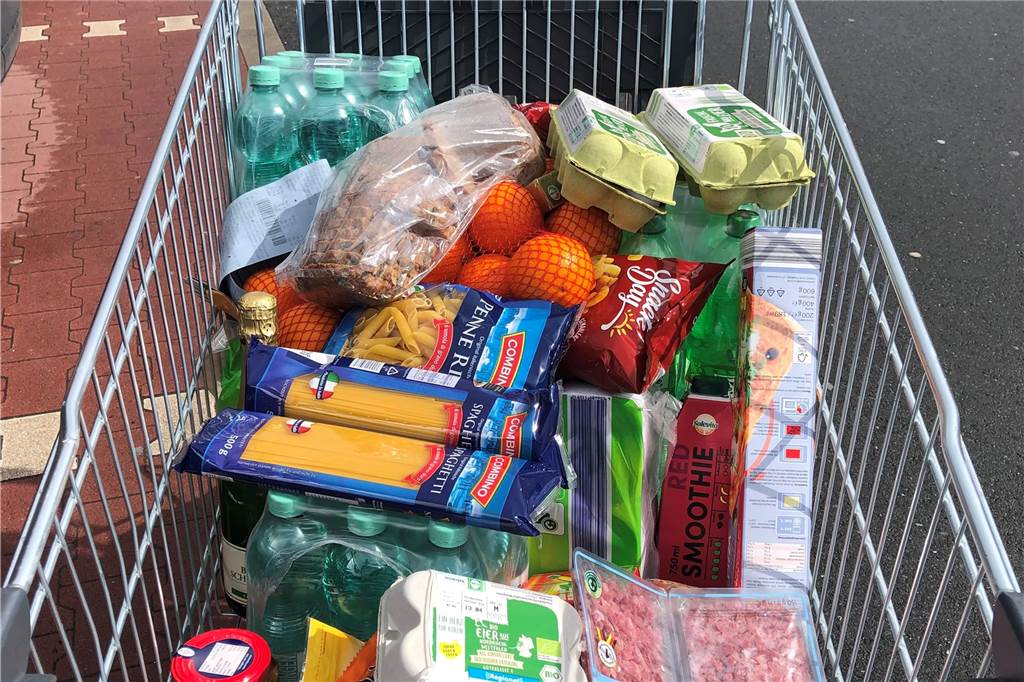 Einkaufen für die Ostertage: „Die Leute machen sich verrückt“ Hamstern gibt es in Selm und Bork an diesem Samstag nicht.
