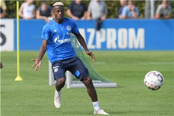 Hamza Mendyl muss sich auf der linken Außenbahn auf enorme Konkurrenz einstellen.
