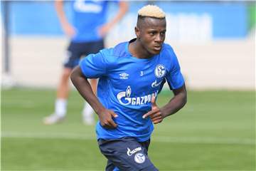 Hamza Mendyl wird gegen den VfL Wolfsburg wohl noch nicht im Schalker Kader stehen.