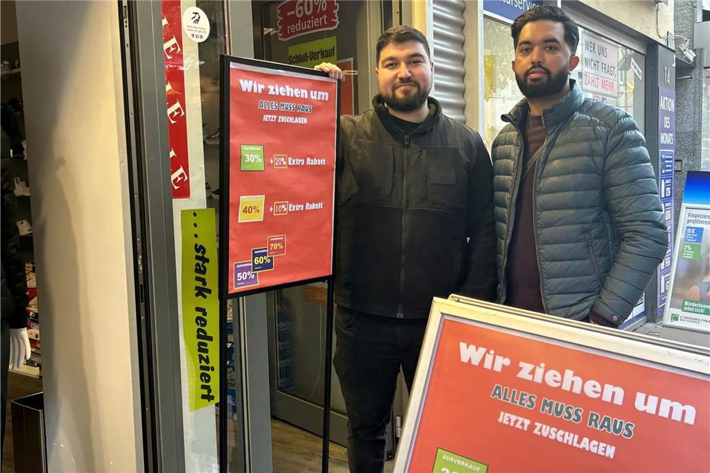 Sneaker-Anbieter Outlemania schließt: Kein größeres Ladenlokal gefunden Hamza Yousafi (r.) und Tayfun Akabay