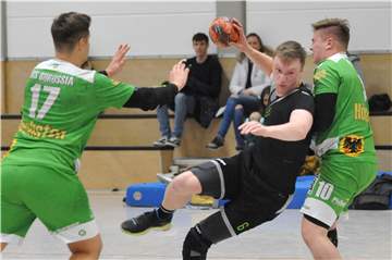 Handball ist ein Sport in dem es ohne Kontakt eigentlich nicht geht. Ab dem 15. Juni dürfen die Sportler zumindest im Training wieder auf Tuchfühlung gehen – aber auch da gelten weiter Einschränkungen.